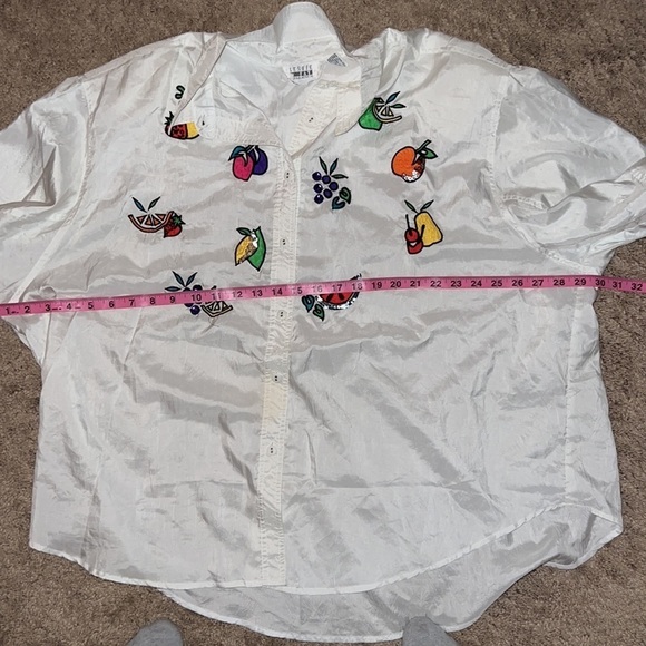 Leslie Fay White Short Sleeved Button Down Blouse with Sequined Fruit Size 3X - Picture 9 of 11